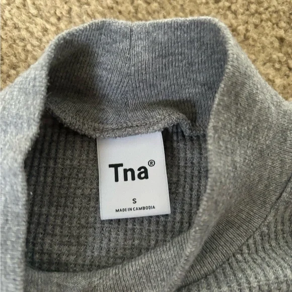 TNA cropped grey long sleeve - Picture 5 of 14